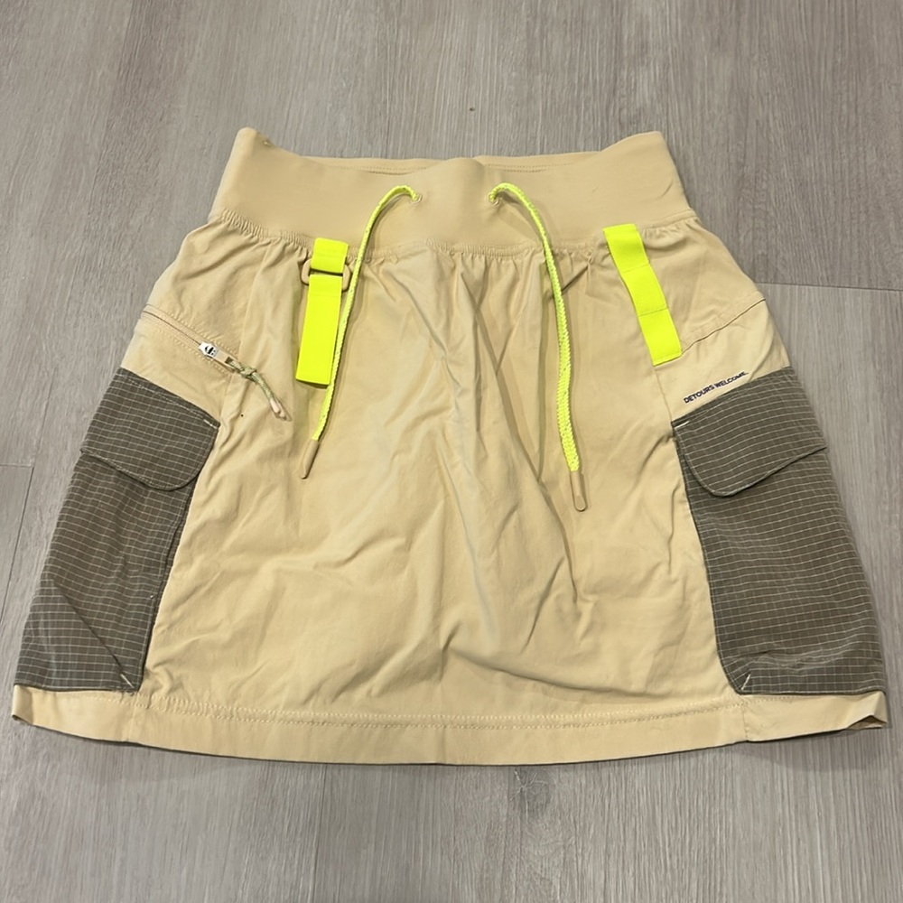 Lululemon Multi-Pocket Cargo High-Rise Hiking Skirt - Picture 4 of 7